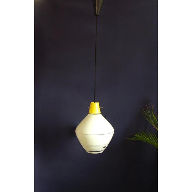 Bauhaus Mid-Century Italian Murano Glass Gialla Ceiling Lamp Pendant, 1950s For Sale - Image 3 of 10