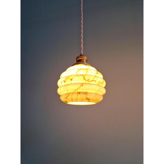 Art Deco Pendant Light in Marbled Opaline and Uranium Glass from Scailmont, Belgium, 1920s-1930s For Sale - Image 13 of 18