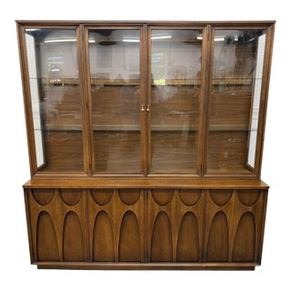 Mid-Century Modern Broyhill Brasilia 2-Piece Walnut China Cabinet For Sale