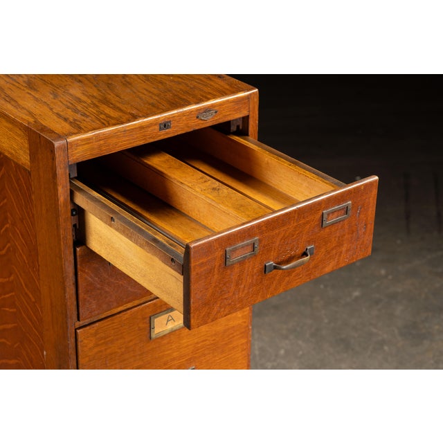 Brown Early 20th Century Quartersawn Oak File Cabinet by Browne-Morse For Sale - Image 8 of 11