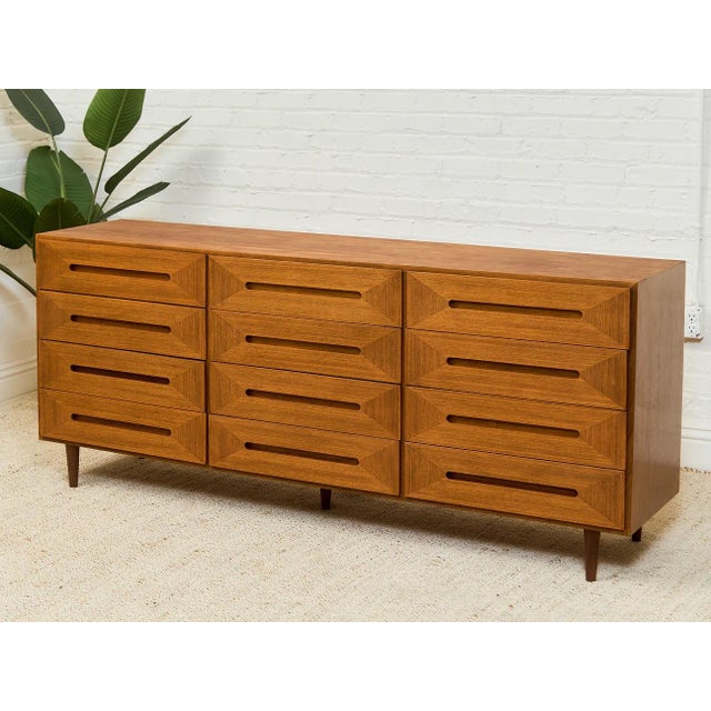 American Mid 20th Century American of Martinsville Twelve Drawer Dresser For Sale - Image 3 of 11