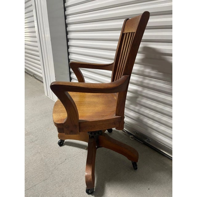 English Industrial Oak "Captain Chair" or Swivel Chair, Circa 1900's For Sale In Savannah - Image 6 of 7