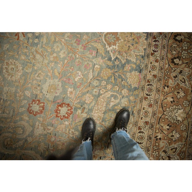 :: Unidirectional allover covered field bearing elaborate and wide spanning scale of intricate small blossoms to very...