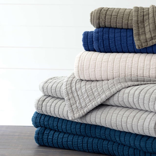 Pine Cone Hill Pine Cone Hill by Annie Selke Boyfriend Aegean Matelasse Coverlet, King For Sale - Image 4 of 5