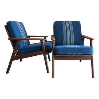 Pair of Danish Modern Teak Lounge Chairs in the Style of Hans Wegner, Denmark, Circa 1960s For Sale