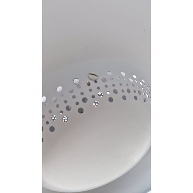 1970s Fior di Loto Pendant Lamps in White Lacquered Metal by Afra & Tobia Scarpa for Flos, 1960s, Set of 2 For Sale - Image 5 of 18