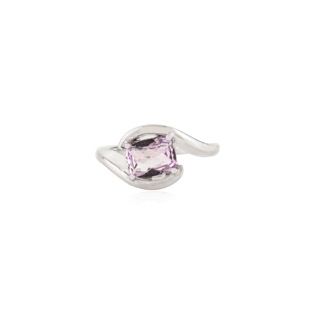Modern Modern-Inspired 925 Silver Cushion Cut Faceted Amethyst Bypass Ring - Size 6.5 For Sale - Image 3 of 10