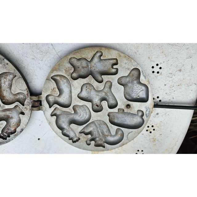 Cookie Baking Tin, Druskininkai, 1950s For Sale - Image 4 of 7