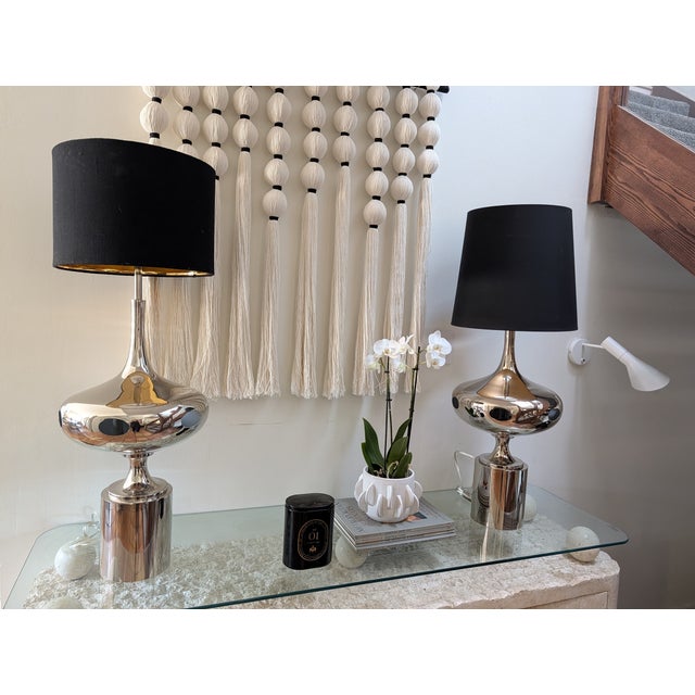 ▪️Extraterrestrial Table Lamp by Global Views ▪️These Lamps are sure to catch the eye of everyone ▪️Unique UFO shape...