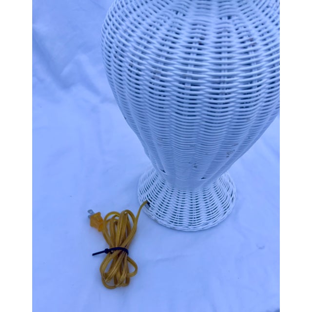 Wood Late 20th Century Coastal Chic White Wicker Ginger Table Lamp For Sale - Image 7 of 9