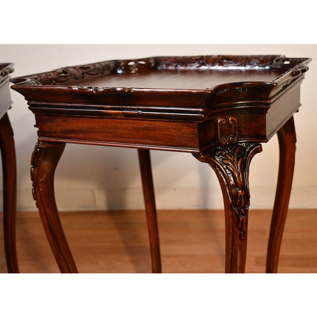 1940s Pair of English Chippendale Carved Mahogany Side Tables / End Tables For Sale - Image 11 of 18