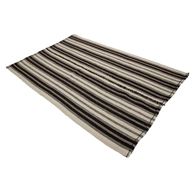 1960s Vintage Striped Turkish Kilim Rug- 4′5″ × 6′10″ For Sale - Image 4 of 7