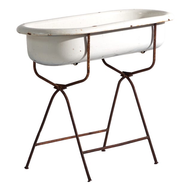 Bathtub in Enamelled Iron, Central Europe, 1950 For Sale