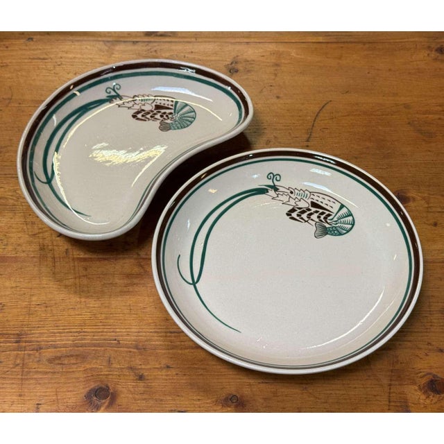 Quimper Earthenware Lobster Service, 1930s, Set of 27 For Sale - Image 12 of 18