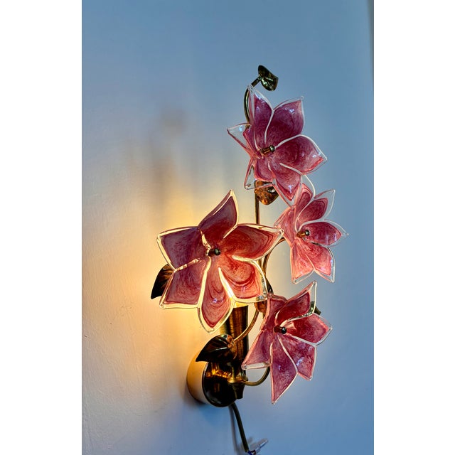 1980s Vintage Art Deco Murano Dark Pink Glass Wall Sconce – Hand-Painted Floral Light For Sale - Image 5 of 11