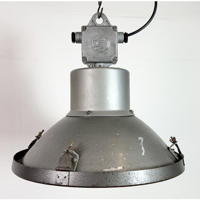 1960s Industrial Grey Hammer Paint Pendant Lamp from Elektrosvit, 1960s For Sale - Image 5 of 18
