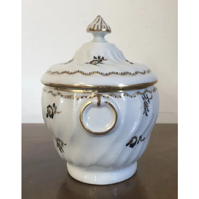 18th Century Antique 18th Century English George III Worcester Porcelain Sugar Bowl For Sale - Image 5 of 12