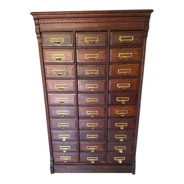 Antique Oak 30-Drawer Library Card Catalog Cabinet Late Victorian / Early Arts & Crafts | C. 1886–1905 | Original Finish & Brass Hardware For Sale