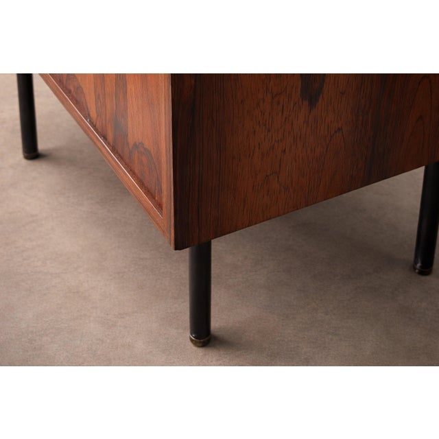 Geraldo de Barros for Unilabor Pair of Brazilian Rosewood Nightstands, Brazil 1950s - Lot 904 For Sale - Image 13 of 17