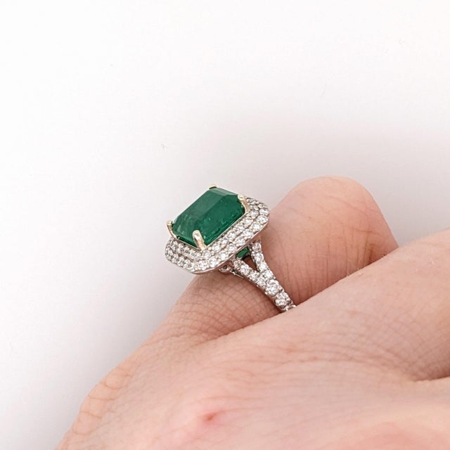 Modern 2.3ct Zambian Emerald Ring With Diamond Accents: Solid 14k Gold, 8x7mm, Size 6.75 For Sale - Image 3 of 8