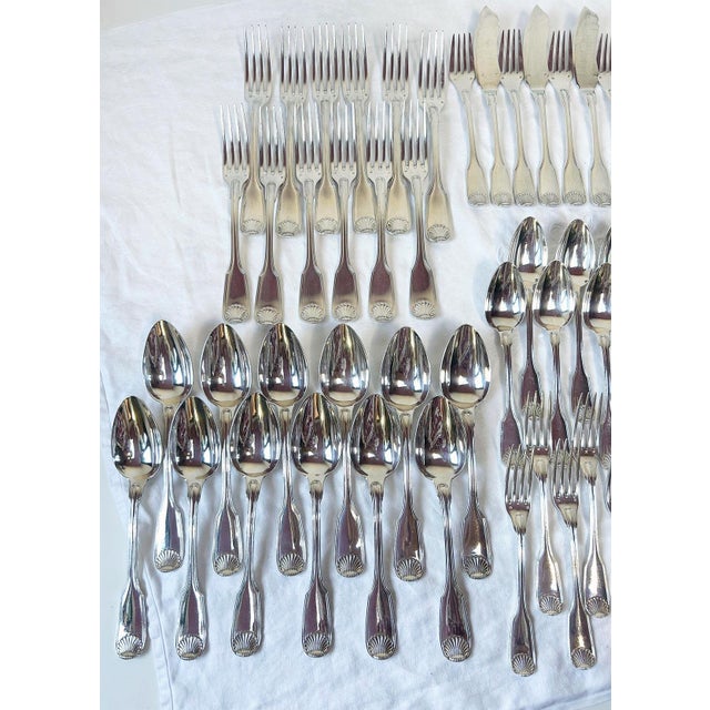 French Louis XV Coquille Cutlery Set for 12 in Silver-Plated Metal by Felix Frères, 1950s, Set of 186 For Sale - Image 17 of 18