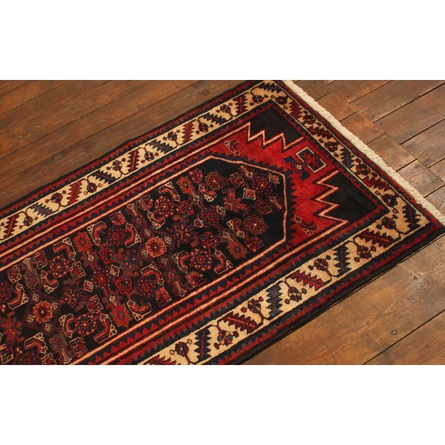 Middle Eastern Rug in Wool For Sale - Image 10 of 11