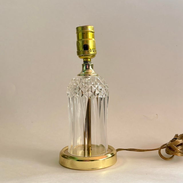 Brass Vintage Faceted Glass Accent Lamp With Brass Base – Hollywood Regency Style For Sale - Image 8 of 9