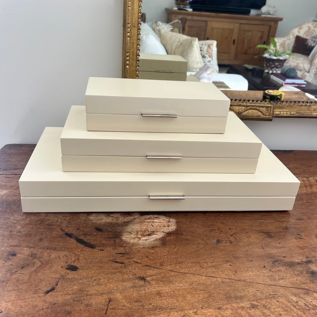 Modern Barbara Barry for Global Views Handmade Ivory Lacquered Boxes- Set of 3 For Sale - Image 3 of 6