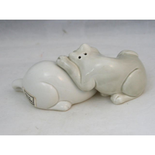 Fitz and Floyd 1970s Fitz & Floyd Cat Nap Nesting Ceramic White and Beige Salt & Pepper Shakers For Sale - Image 4 of 10