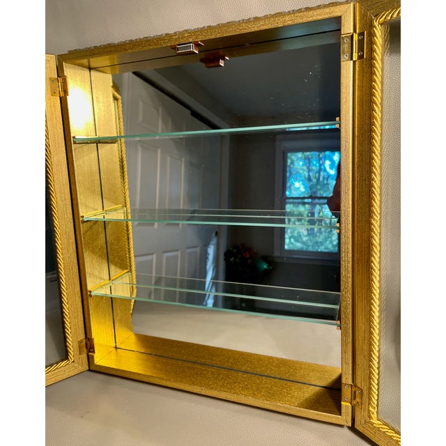 1960s Rococo Curio Cabinet by Creazioni Artistiche Italy Wall Mount Gilt Wood For Sale - Image 5 of 7