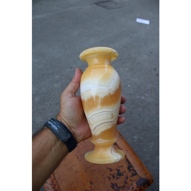 Mid-Century Modern Circular Vase in Yellow Onyx, Italy, 1960, 1950 For Sale - Image 3 of 10