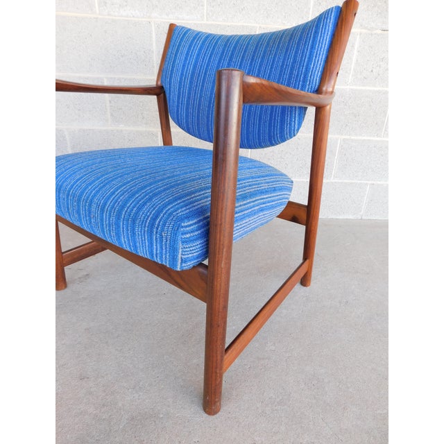 Blue Mid-Century Rosewood Modern Arm Lounge Chair For Sale - Image 8 of 18