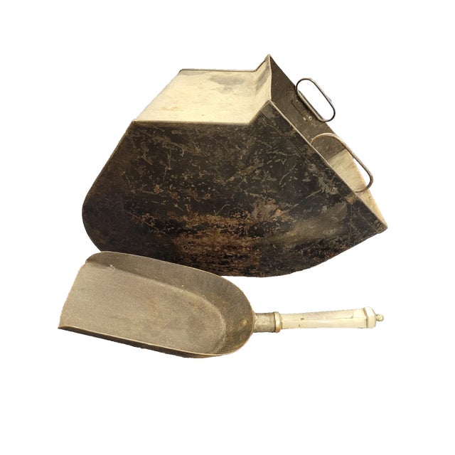 Antique Art Nouveau Brass & Tin Coal Scuttle Box W/ Lion Feet & Scoop c.1900 For Sale - Image 14 of 18