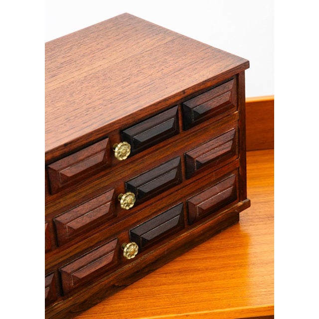 20thC Mid Century Modern Jewelry Chest Three Drawer Walnut Drawer Ricardo Lynn & Co For Sale - Image 11 of 12