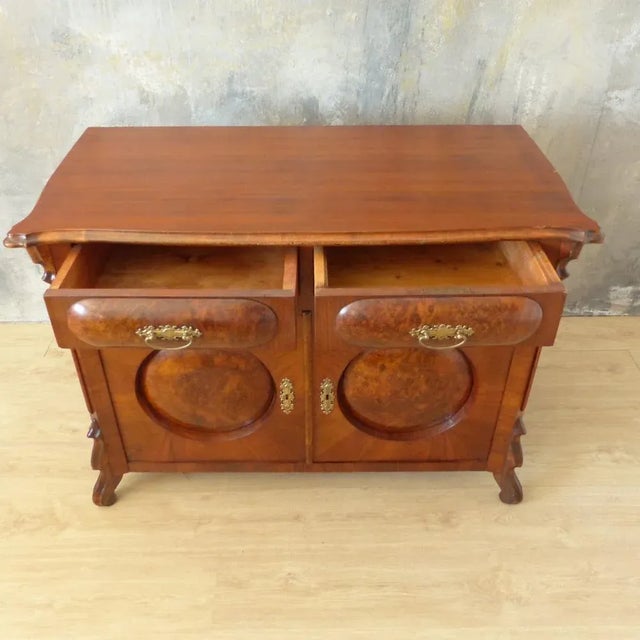 Antique Two-Door Dresser, 1850-1880, in Very Good conditions. Designed before 1890