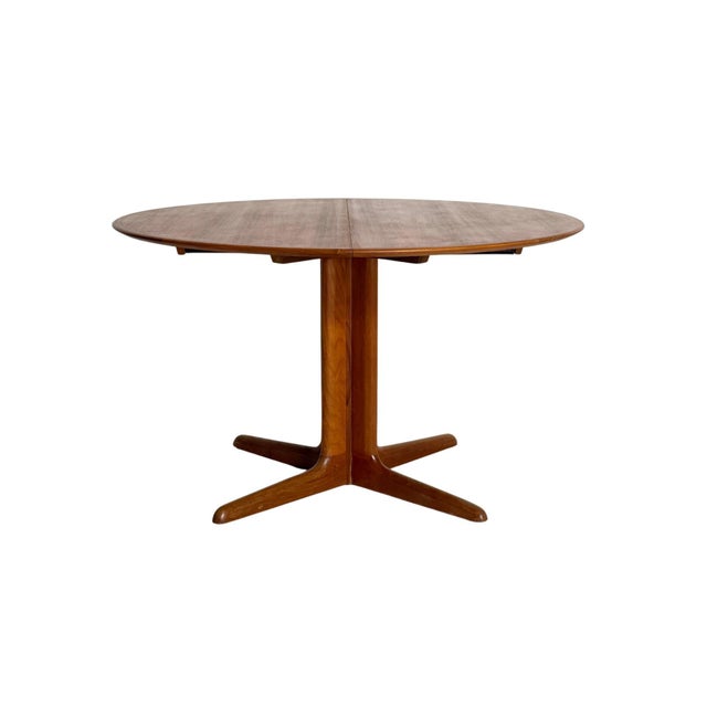 Round Extendable Teak Table from Skovby, 1960s For Sale - Image 10 of 10