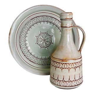Vintage Mid-Century Modern Art Studio Sgraffito Pottery Carafe, Decanter & Matching Chop Plate Set- 2 Pieces For Sale