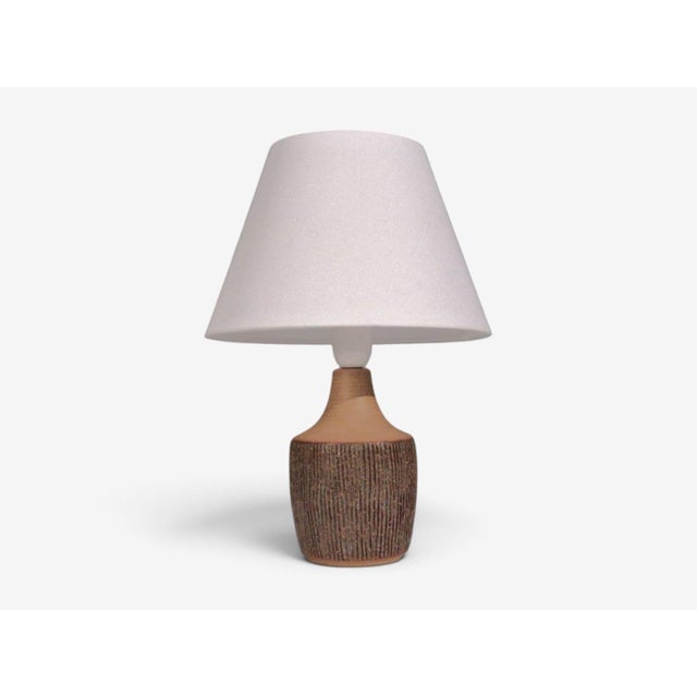 Mid-Century Modern 1960s Mid-Century Modern Einar Johansen, Rustic Brown Stoneware Table Lamp For Sale - Image 3 of 10
