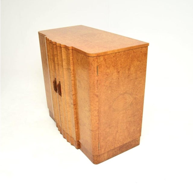 Brown Art Deco Burr Walnut Cabinet from Harry and Lou Epstein, 1930s For Sale - Image 8 of 15