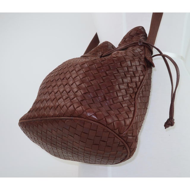 Bottega Veneta Chocolate Brown Intrecciato Leather Bucket Handbag For Sale - Image 14 of 14