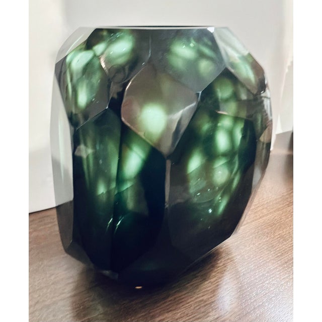 Modern Revelation Modern Large Emerald Green Faceted Glass Vase For Sale - Image 3 of 3