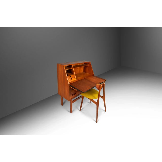 Vinde Mobelfabrik Danish Modern Model 68 Secretary Desk in Teak by Arne Wahl Iversen Vinde Møbelfabrik, Denmark, C. 1960's For Sale - Image 4 of 12