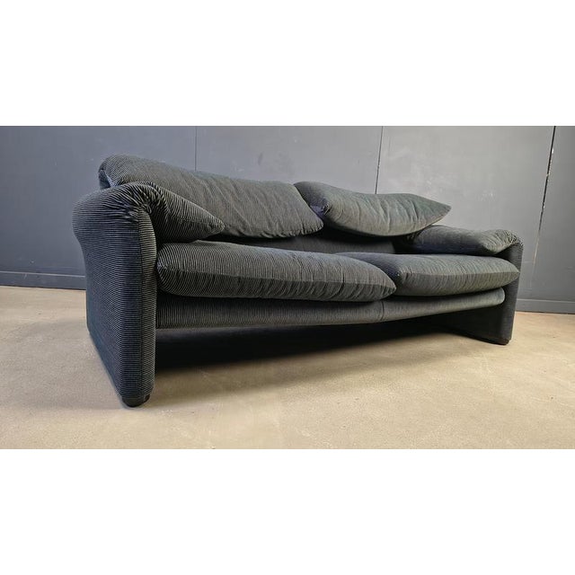 Gray Maralunga Sofa by Vico Magistretti for Cassina, 1970s For Sale - Image 8 of 11