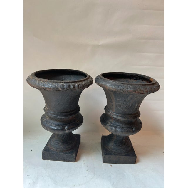 Early 20th Century Vintage Neoclassical Style Cast Iron Planter Urns - Set of 2 For Sale - Image 5 of 13