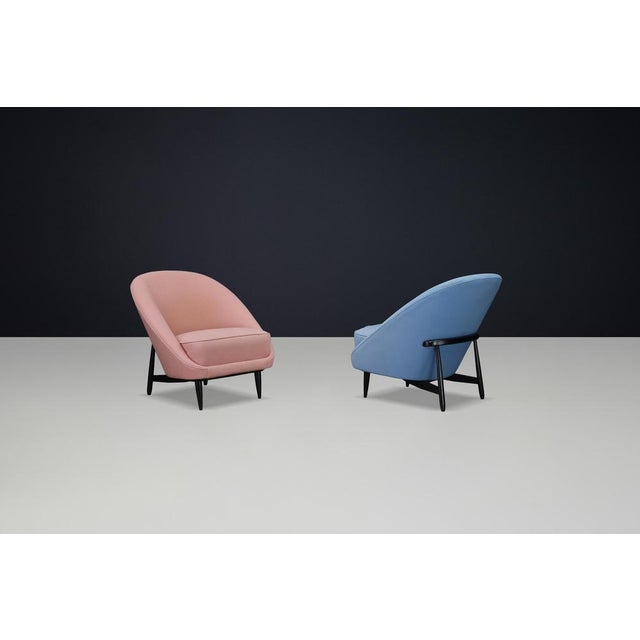 Set of 2 Model 115 Lounge Chairs by Theo Ruth for Artifort, Netherlands, 1950s This set of two Model 115 lounge chairs was...