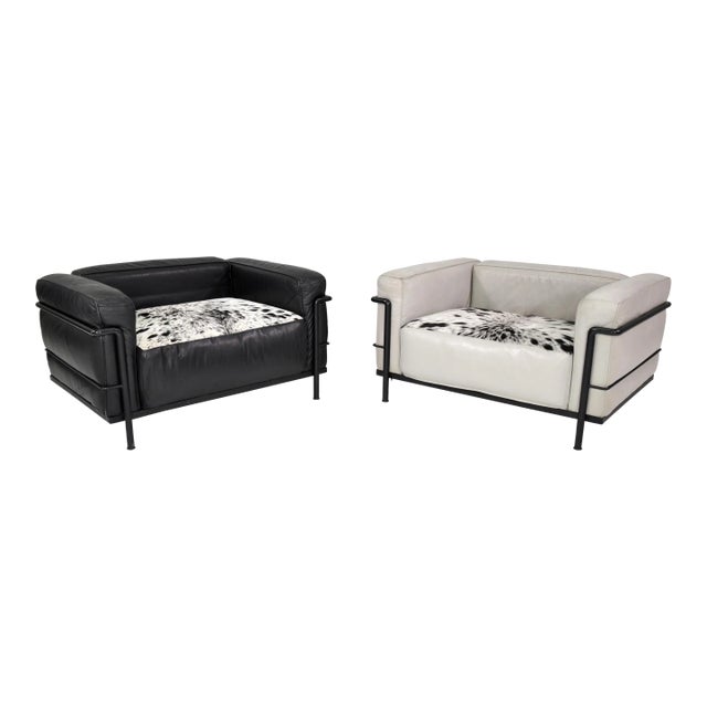 Pair of Early Production 'Lc3' Lounge Chairs by Le Corbusier for Cassina, Signed For Sale