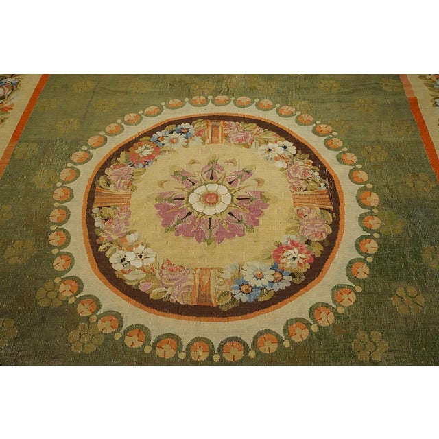1820s Green Floral Medallion Flat Weave Antique French Aubusson Rug 8' 8" X 12' 6" Wool Carpet For Sale In New York - Image 6 of 11