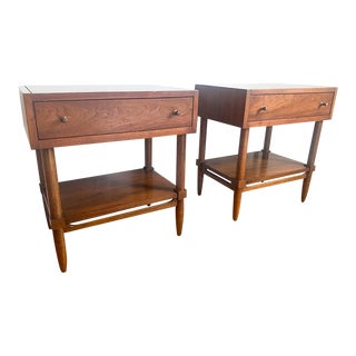 1960s Pair of Mid Century Modern Nightstands in Style of Paul McCobb For Sale