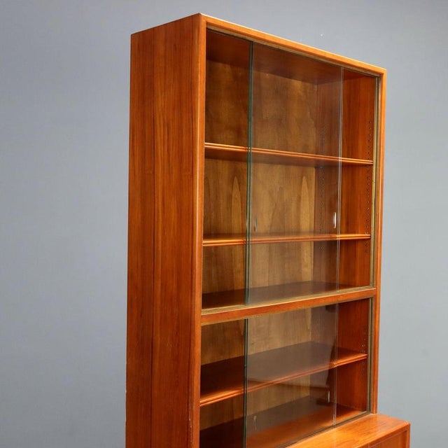 Vintage Bookcase in Larch Veneer and Brass, 1960s For Sale - Image 4 of 11