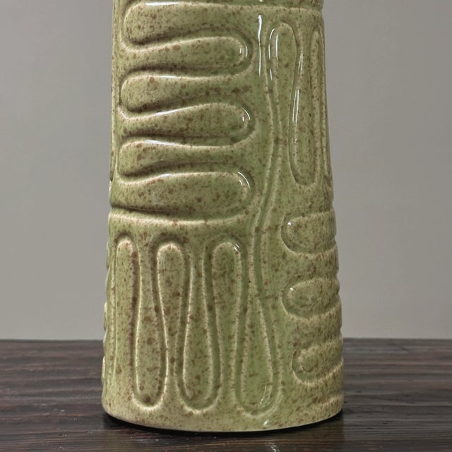 1960s Vintage Studio Craft MCM Muted Green Ceramic Table Lamp For Sale - Image 5 of 7